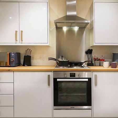 25 Newborough By Stay In สการ์โบโรห์ ภายนอก รูปภาพ